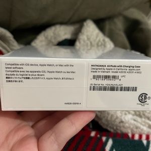 AUTHENTIC Apple AirPods 2nd Generation